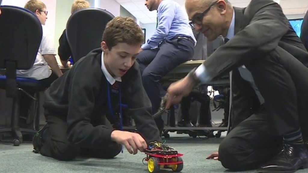 VIDEO: Microsoft chief checks out Micro Bit