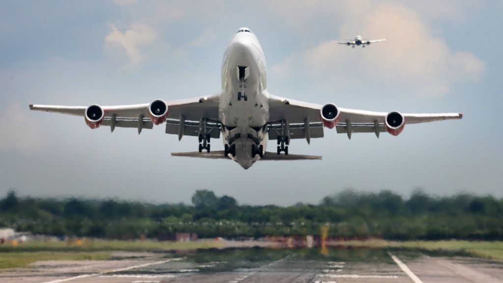 Airport expansion decision needed 'urgently' - MPs