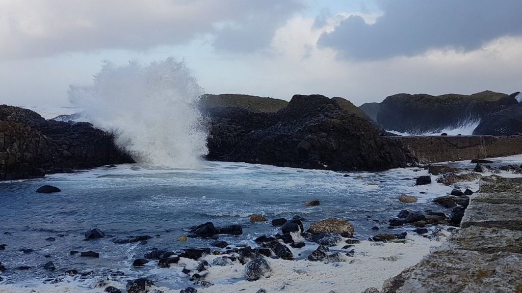 Yellow weather warnings issued for wind and snow