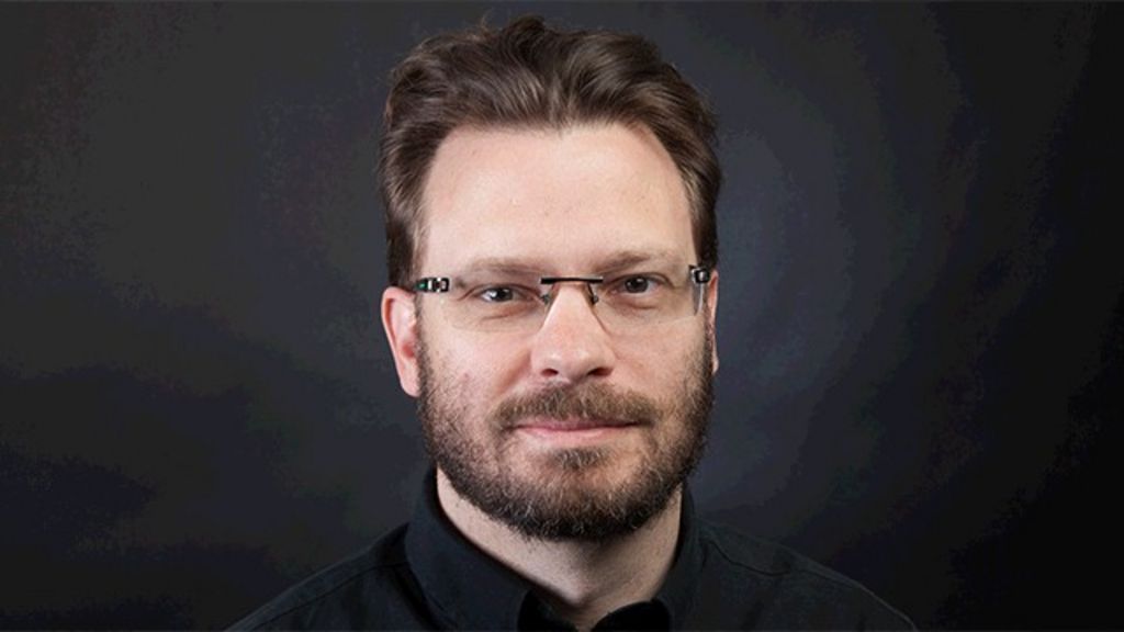 ‘I’m a professional cyberstalker'