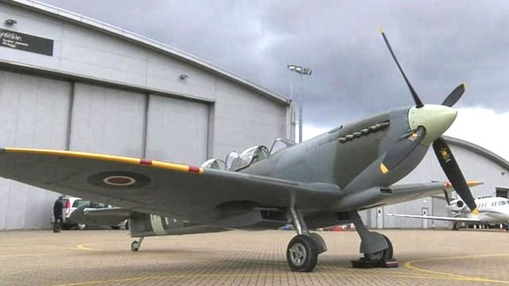 VIDEO: Learning to fly the Spitfire