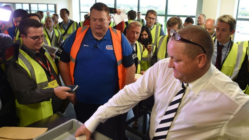 Mike Ashley unloads wad of £50 notes
