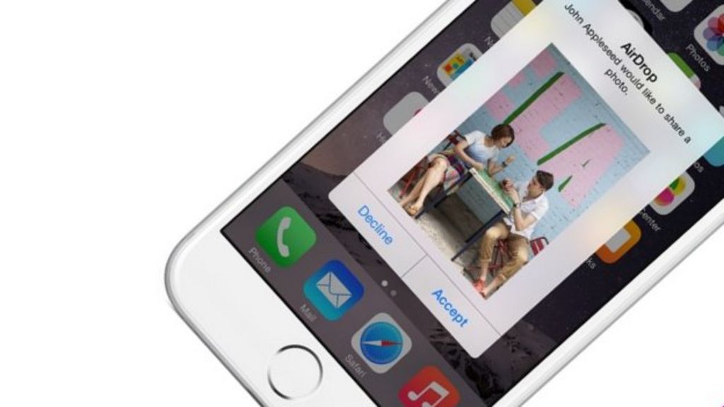 VIDEO: How to avoid being 'cyber-flashed'