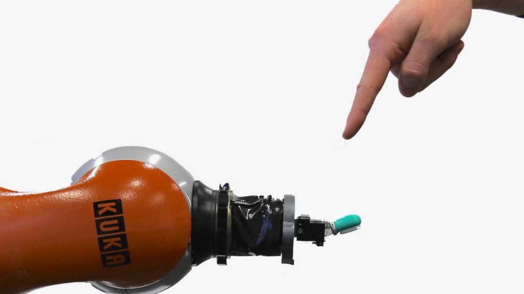 Robots 'being taught to feel pain'