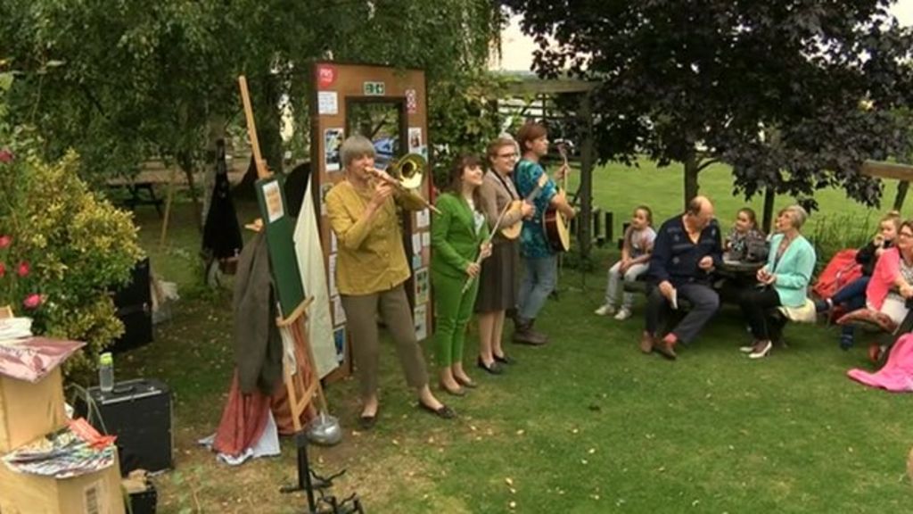 VIDEO: Canal theatre reaches West Midlands