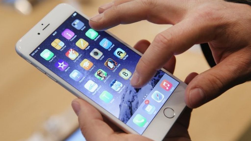Apple ordered to pay huge damages