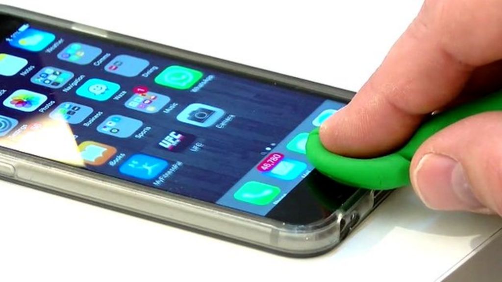 VIDEO: Smartphone fingerprint sensors fooled