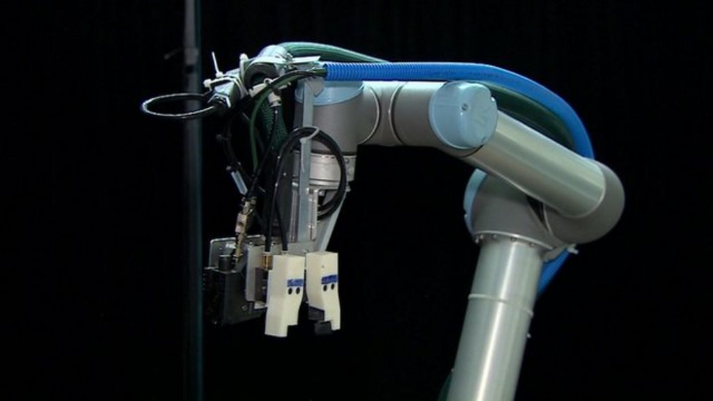 VIDEO: Robots that build 'baby robots'