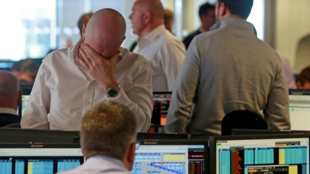 Hammond urges calm over pound flash crash