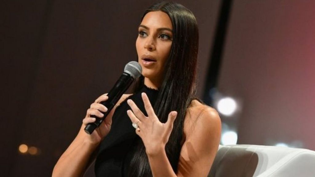 Be Cleopatra not a Kardashian, girls advised