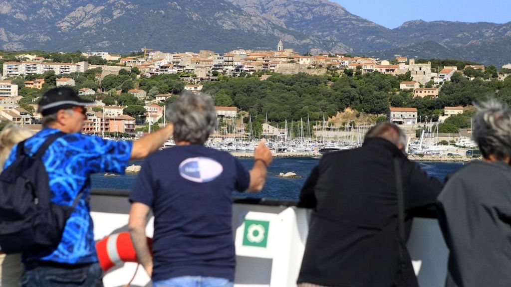 World tourism rises faster than trade