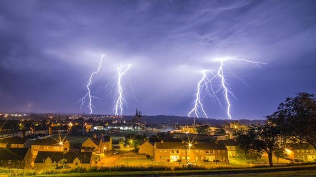 Pictures of lightning storm from around Scotland BBC News
