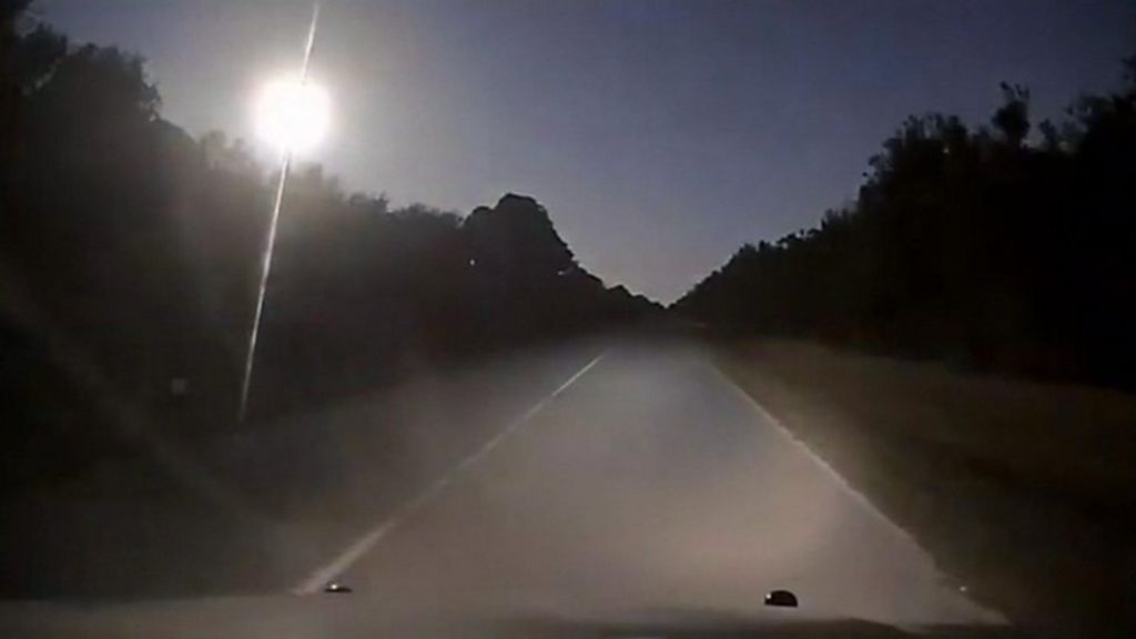 'Fireball' dazzles in Florida skies 'explosion'