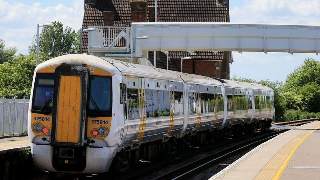 'Bright sunlight' causes rail delays
