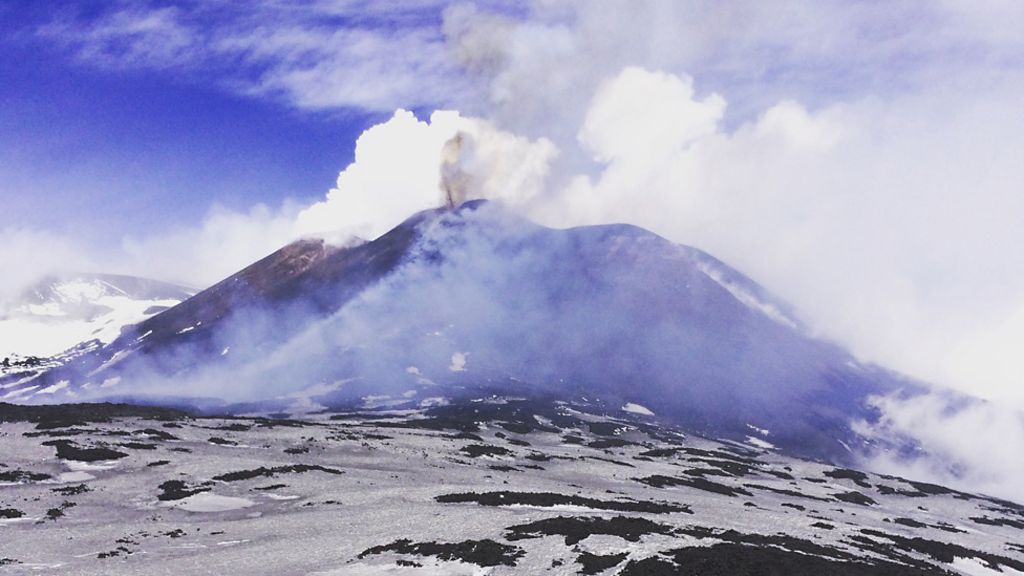 Etna escape: 'Pelted with hot debris'
