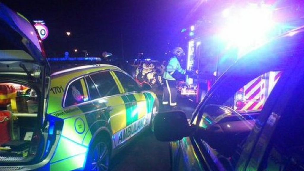 Man dies as cars and lorries crash