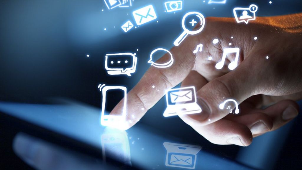 'Fast internet' for all by 2020 pledged