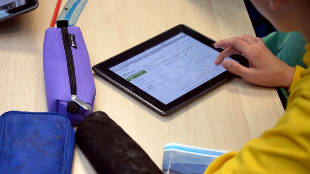 Tablets 'eroding' digital skills