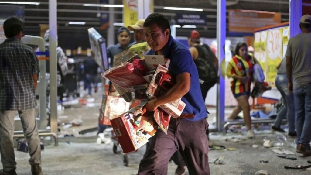 Mexico petrol price protests descend into looting BBC News
