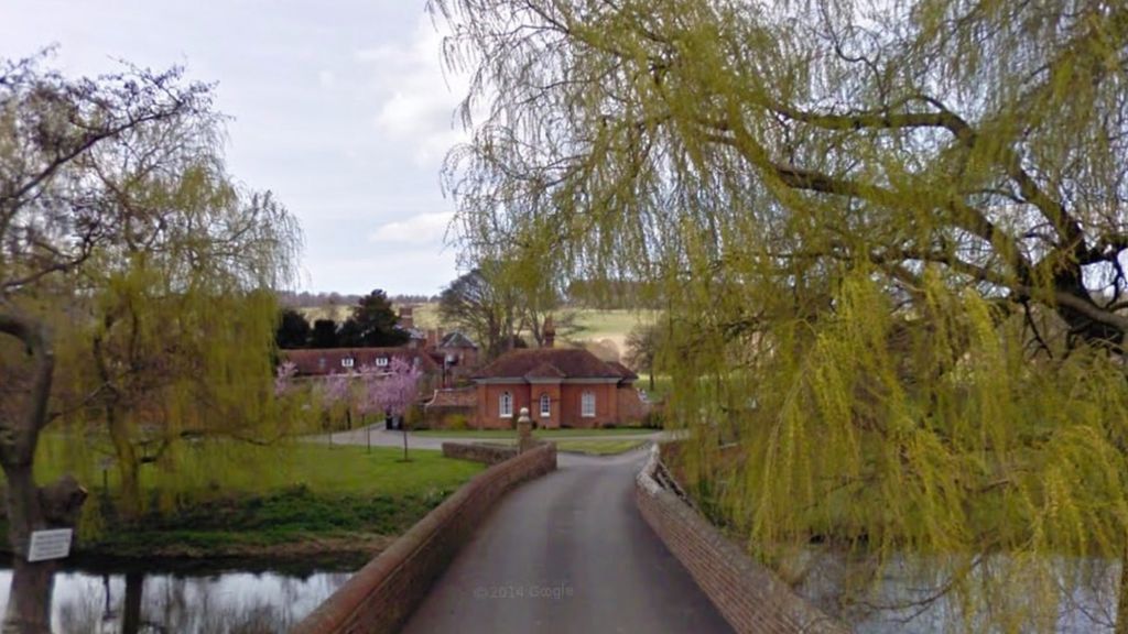 Lord Byron statue stolen from estate