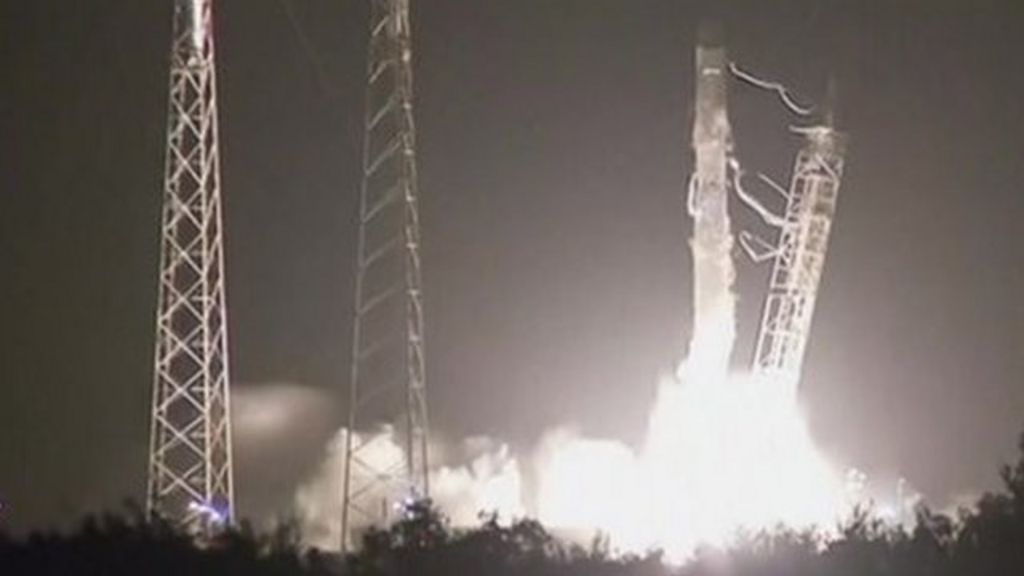 Moonlit launch for SpaceX rocket carrying ISS supplies