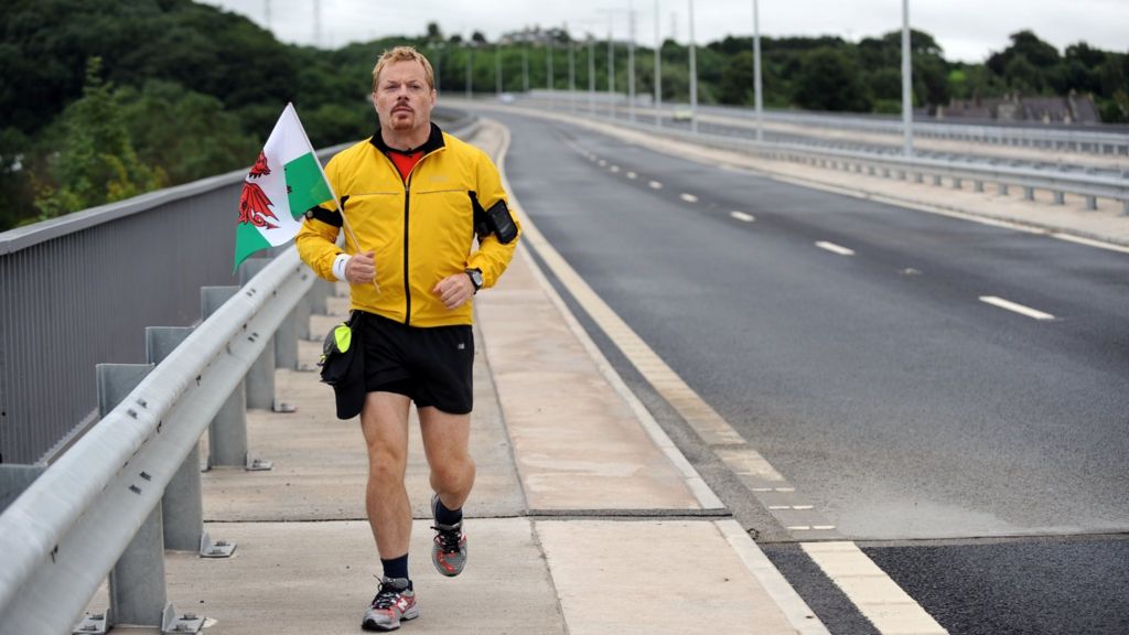 How will 27 marathons affect Eddie Izzard?