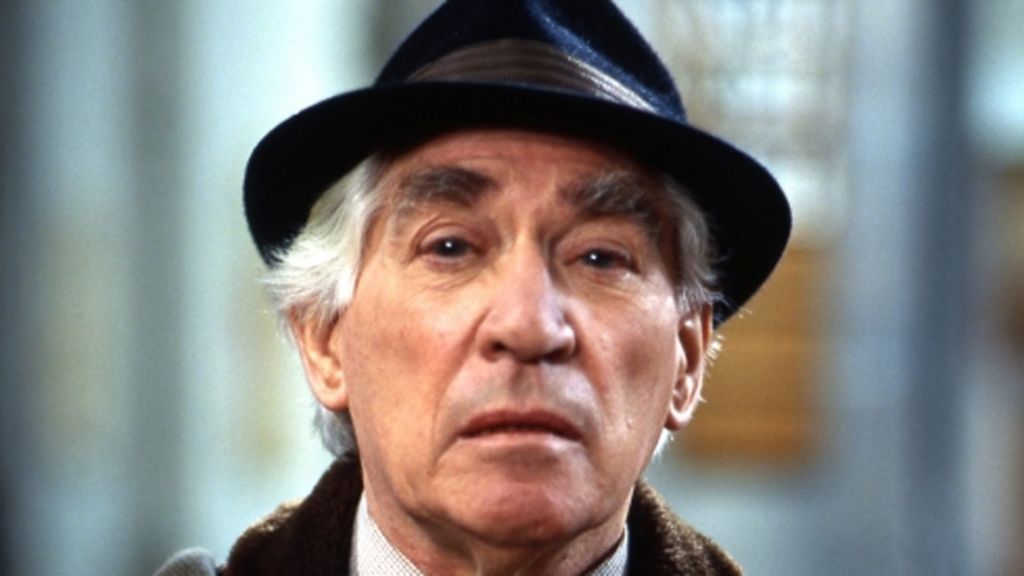 Actor Frank Finlay dies aged 89