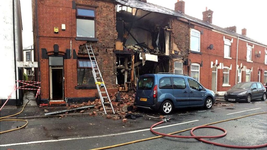 Ashton-under-Lyne house explosion: Daughter pays tribute to dad