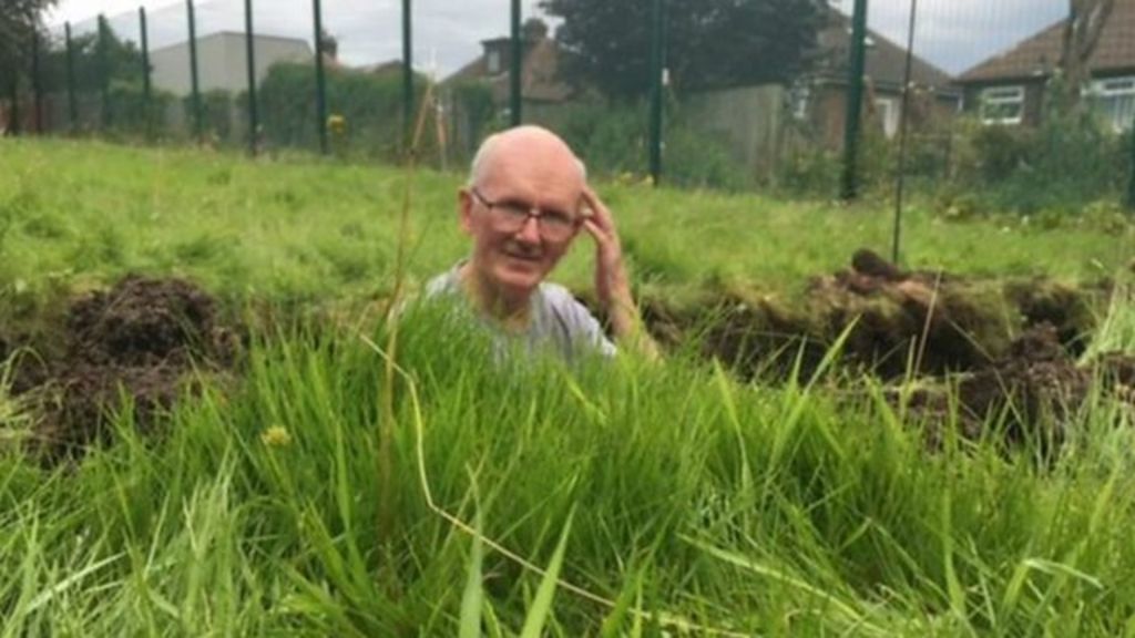Charity worker to broadcast from buried coffin