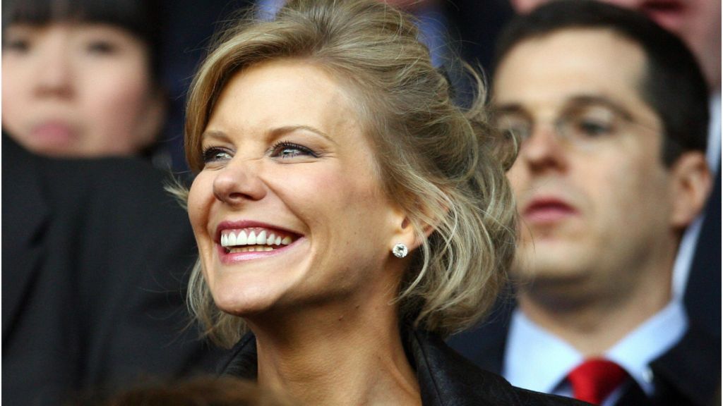 Barclays faces £700m legal action