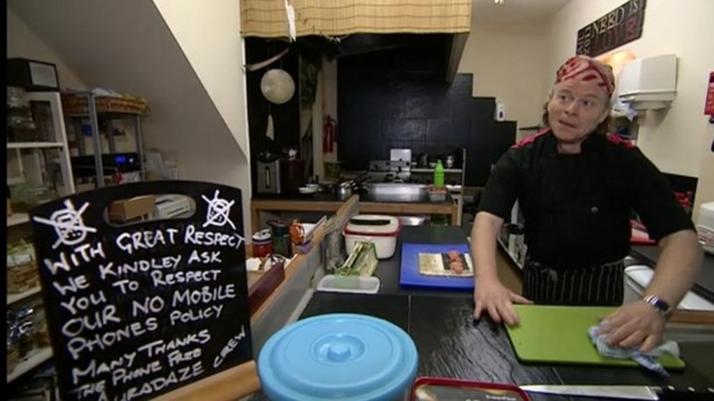 VIDEO: Mobile phones banned at restaurant