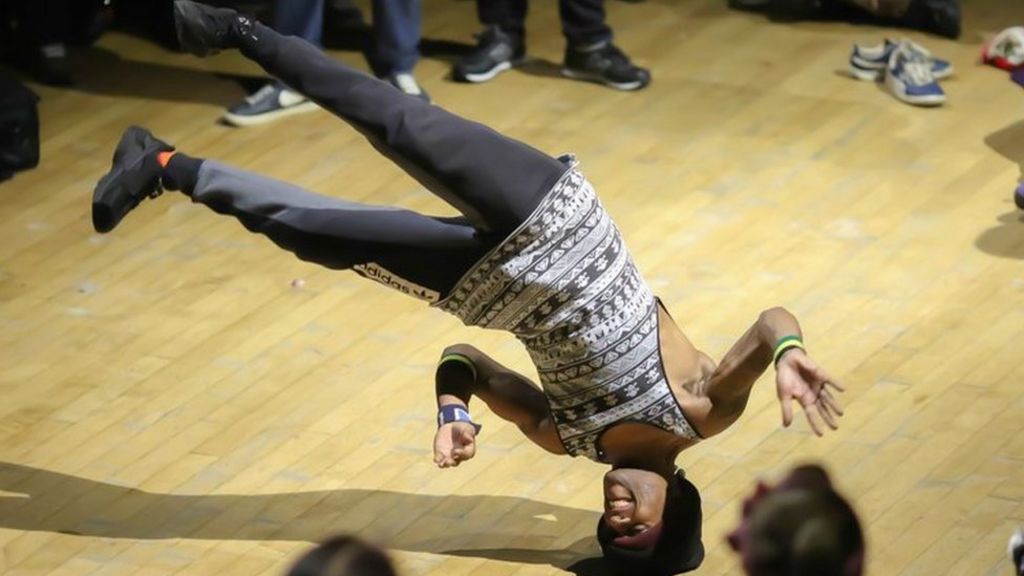 Over-40s in break-dancing competition