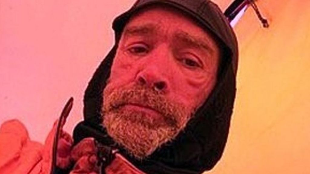 Explorer dies in Antarctic crossing