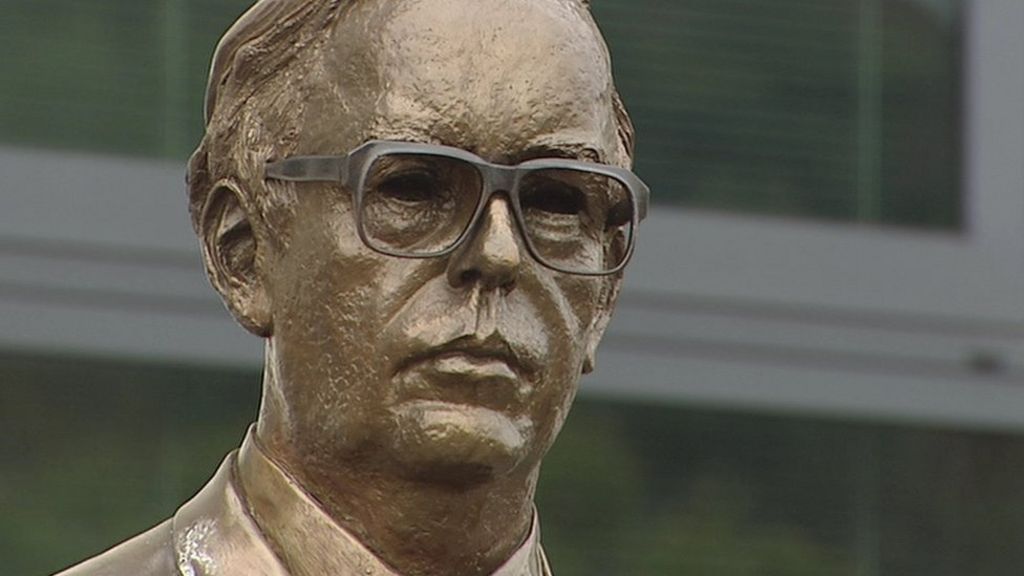 Professor Frank Pantridge The man of defibrillation? BBC News