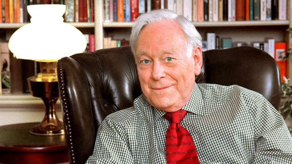 Desmond Carrington leaves BBC Radio 2