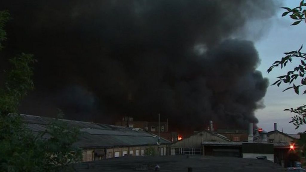 VIDEO: Firefighters tackle London blaze