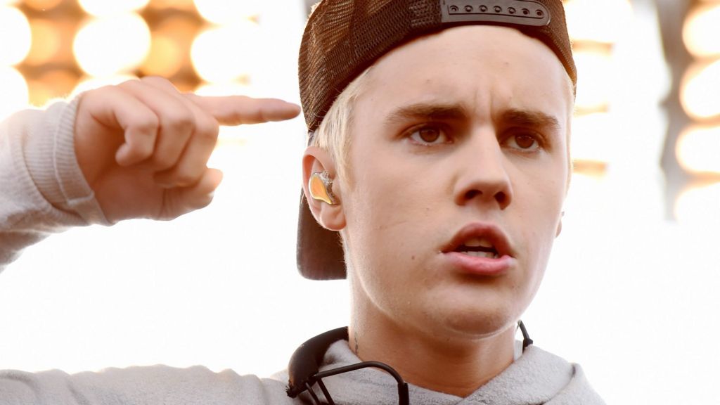 Justin Bieber rules MTV EMAs in Milan