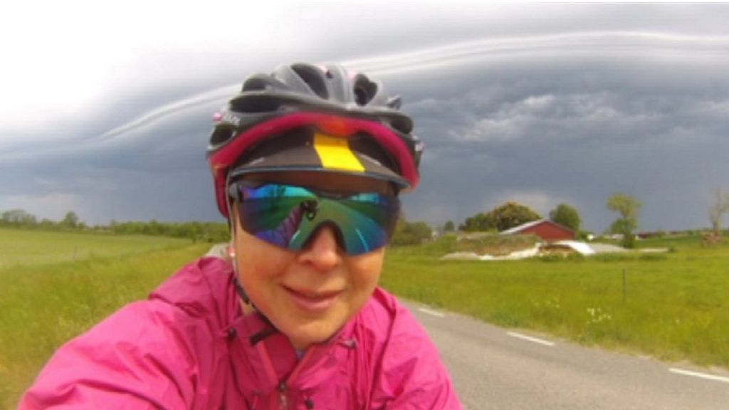 Kajsa Tylen: Cyclist breaks Billie Fleming's 77-year-old record