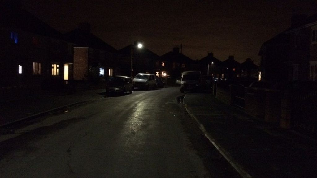 Dim street lights in Moorends 'burglars' paradise' BBC News