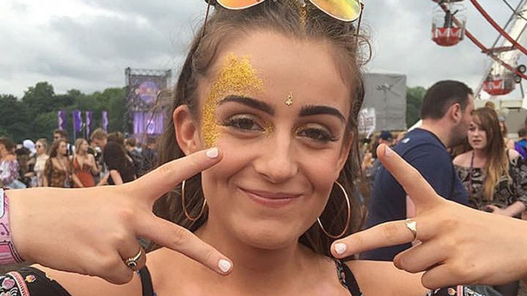 Chloe Cockton: Crash teen 'held dying sister in arms'