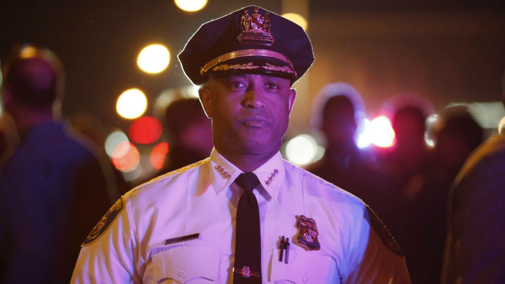 Baltimore mayor sacks police chief