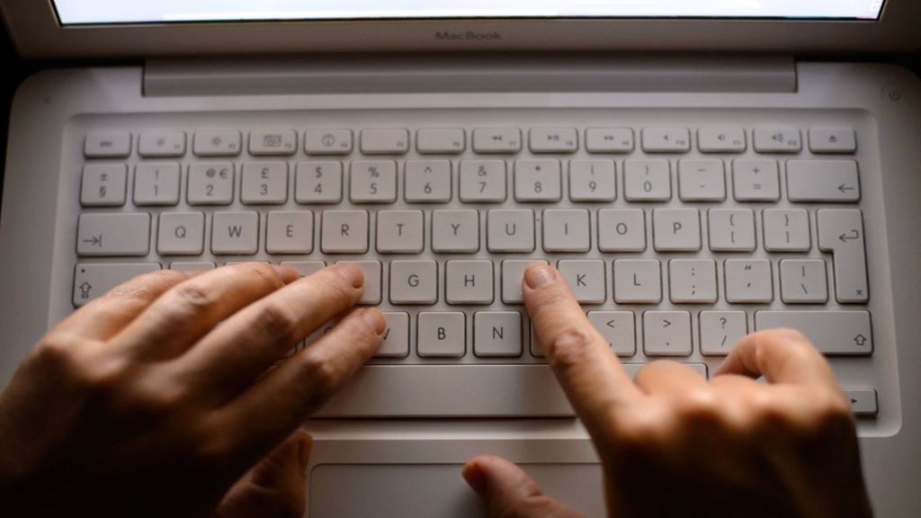 Nanny faces extradition to US over child abuse charge