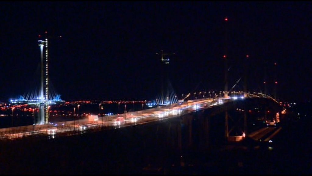 Traffic returns to Forth Road Bridge