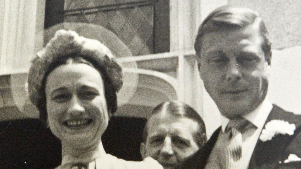 Edward VIII and Wallis Simpson wedding photos sell at auction