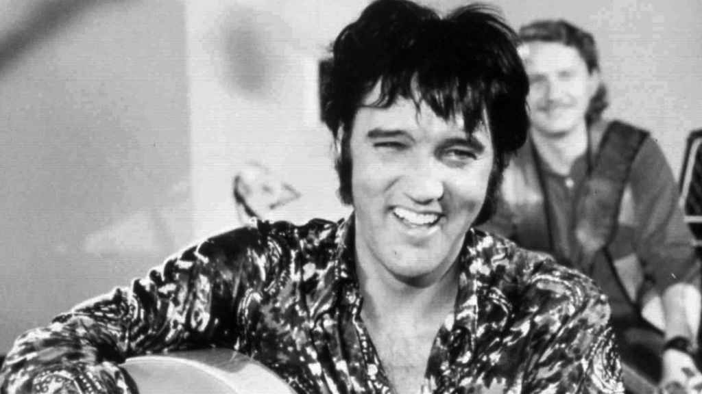 Elvis Presley tops UK album chart