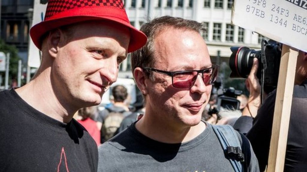 Probe into spy leaks site paused