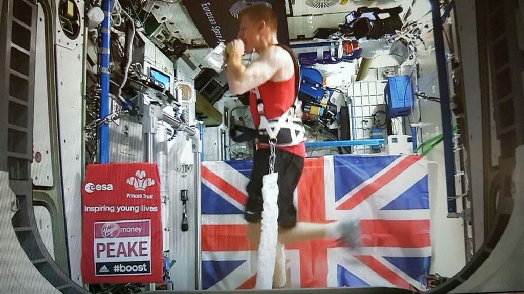 Peake 'runs' London Marathon in space