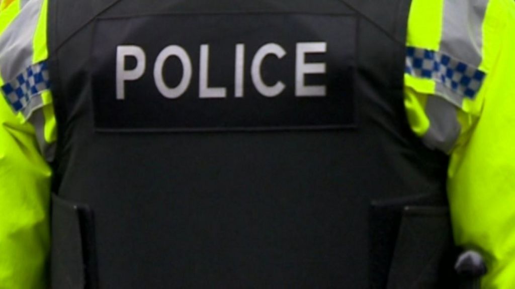 Newtownabbey: PSNI warning over 'device placed under car'