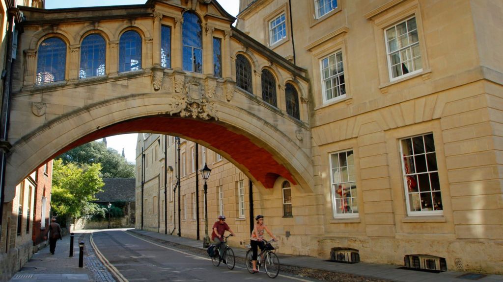 Oxford University college sorry for rejection email errors