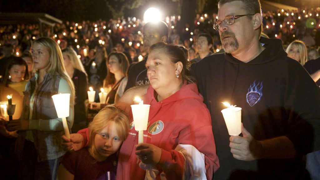 Oregon teen 'played dead' in shooting